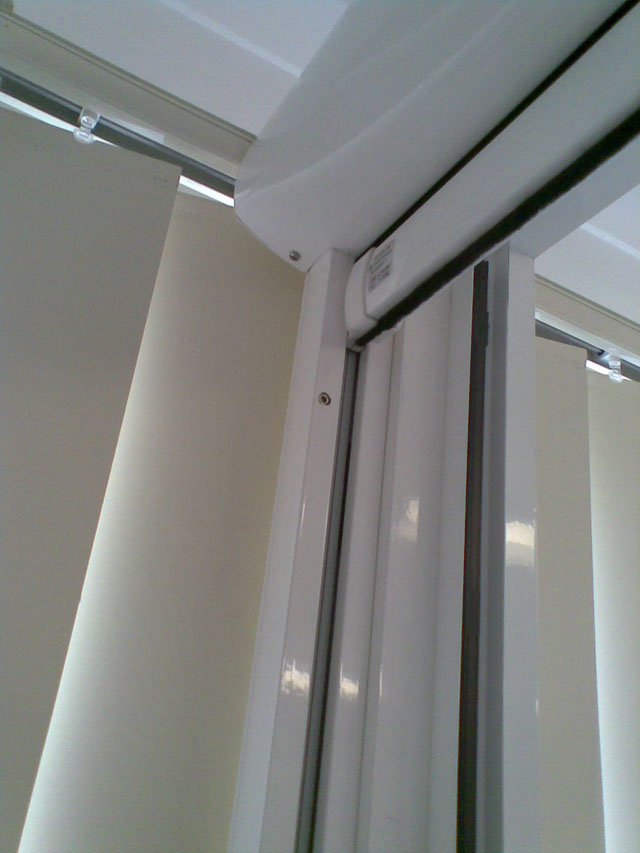 Motorised Retractable Screens